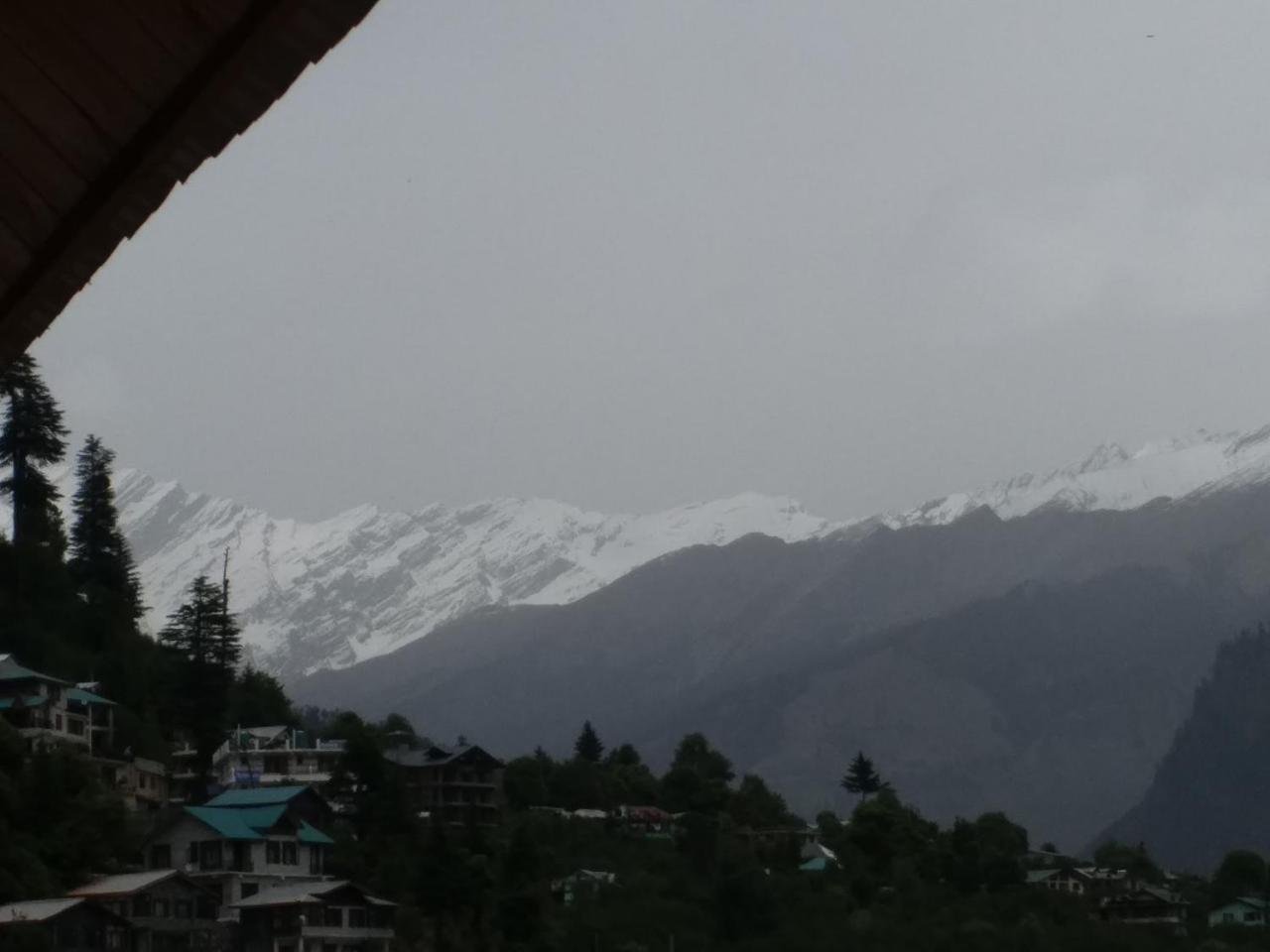 Hotel Seven Hills Manali Luaran gambar