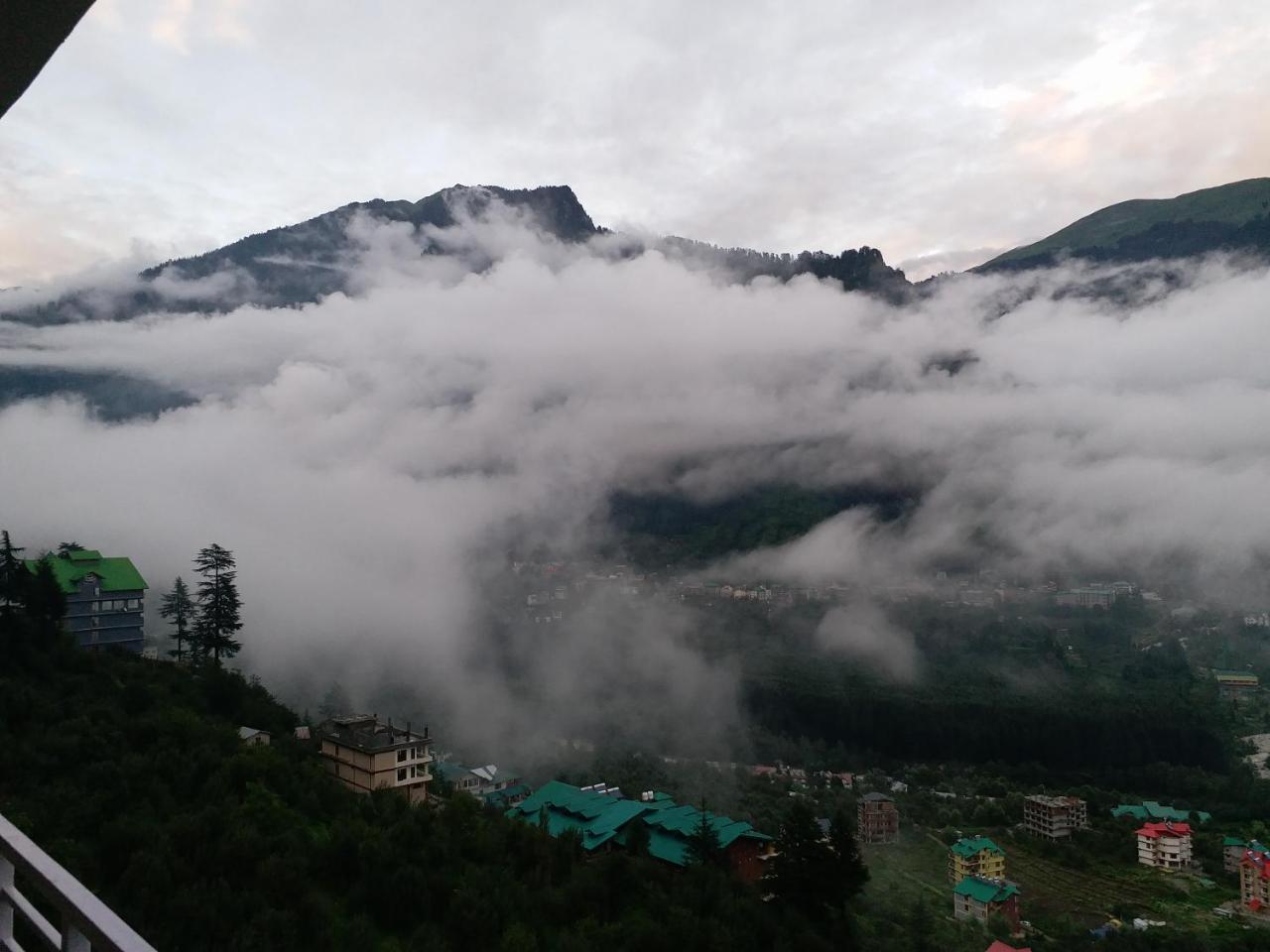 Hotel Seven Hills Manali Luaran gambar