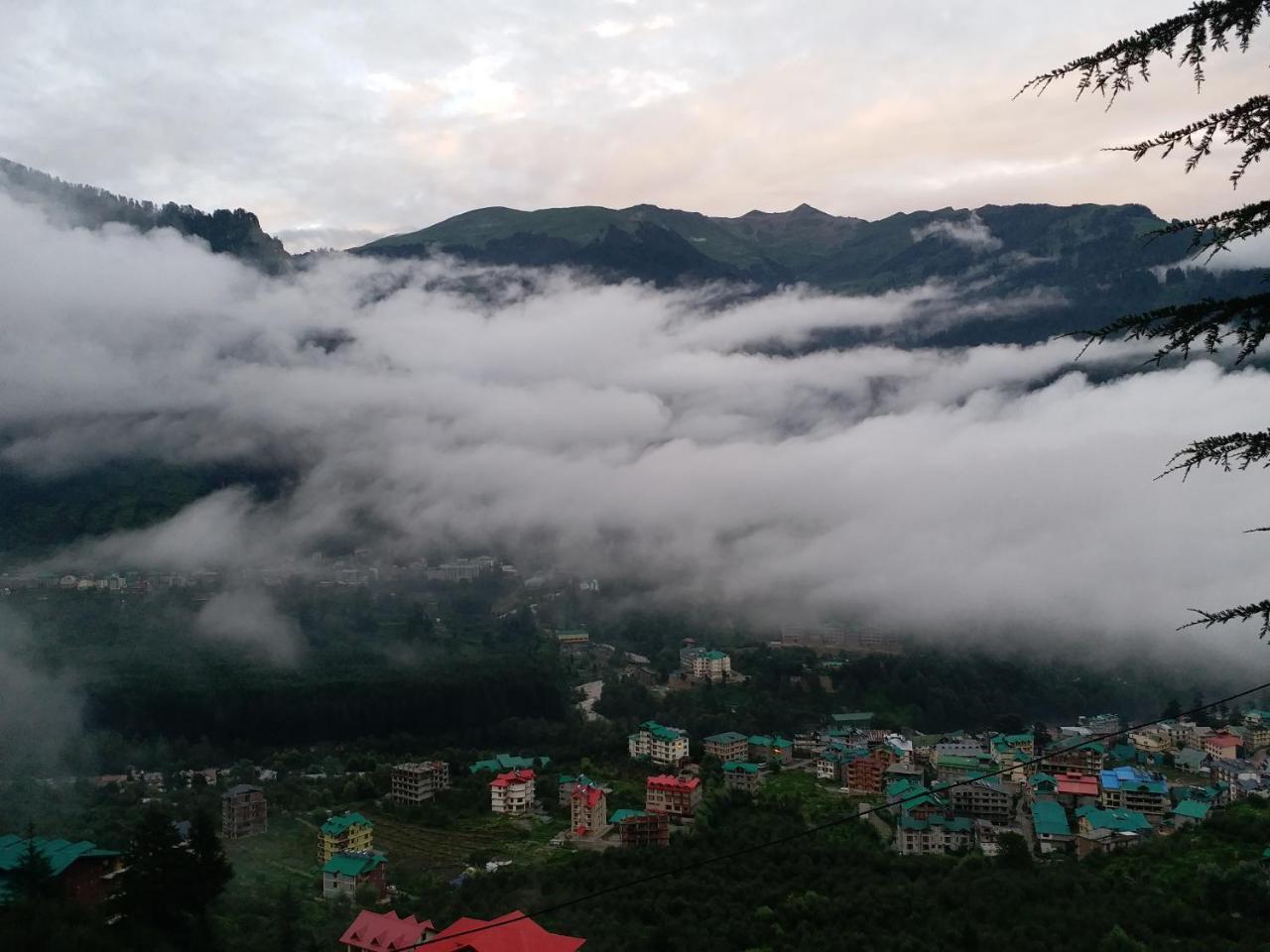 Hotel Seven Hills Manali Luaran gambar