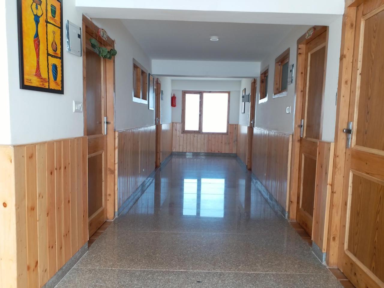 Hotel Seven Hills Manali Luaran gambar